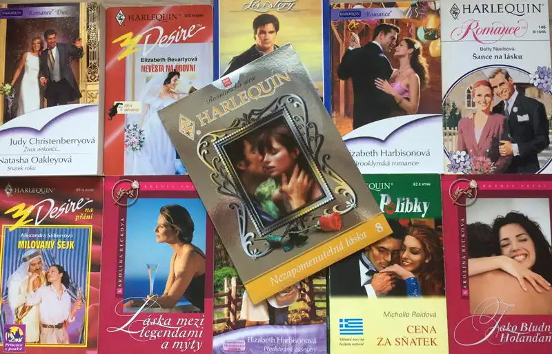 Velká knižní kolekce Harlequin XVI. - 10x bazarová kniha + DVD dárek zdarma