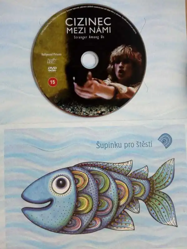 Cizinec mezi námi (dárková obálka) DVD