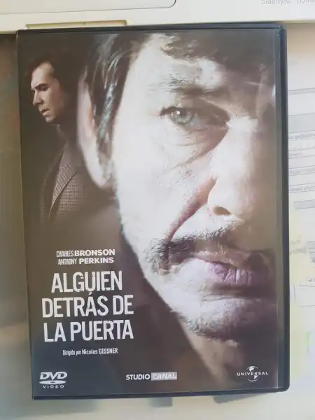 Alguien Detras De La Puerta/ v původním znění/DVD plast