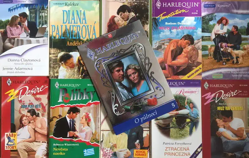 Velká knižní kolekce Harlequin XXV. - 10x bazarová kniha + DVD dárek zdarma