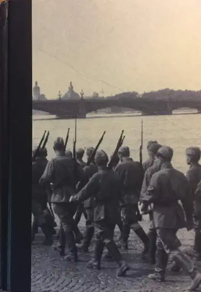 Leningrad - Anna Reidová /bazarové zboží/