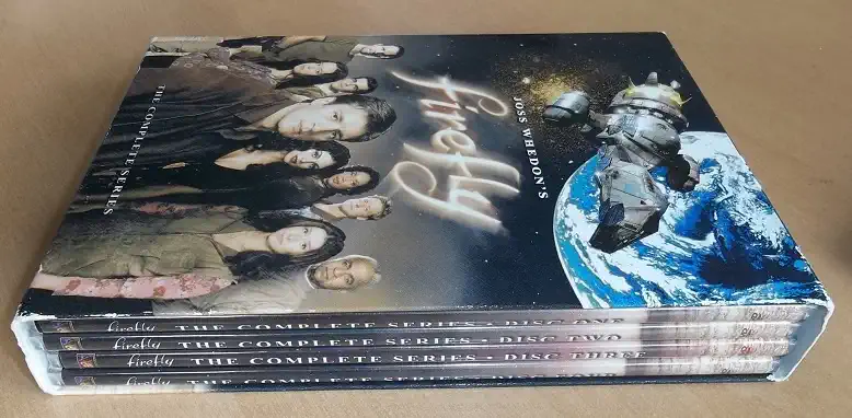 Firefly kompletní série AJ - DVD - přebal kolekce mírně poškozen skladováním
